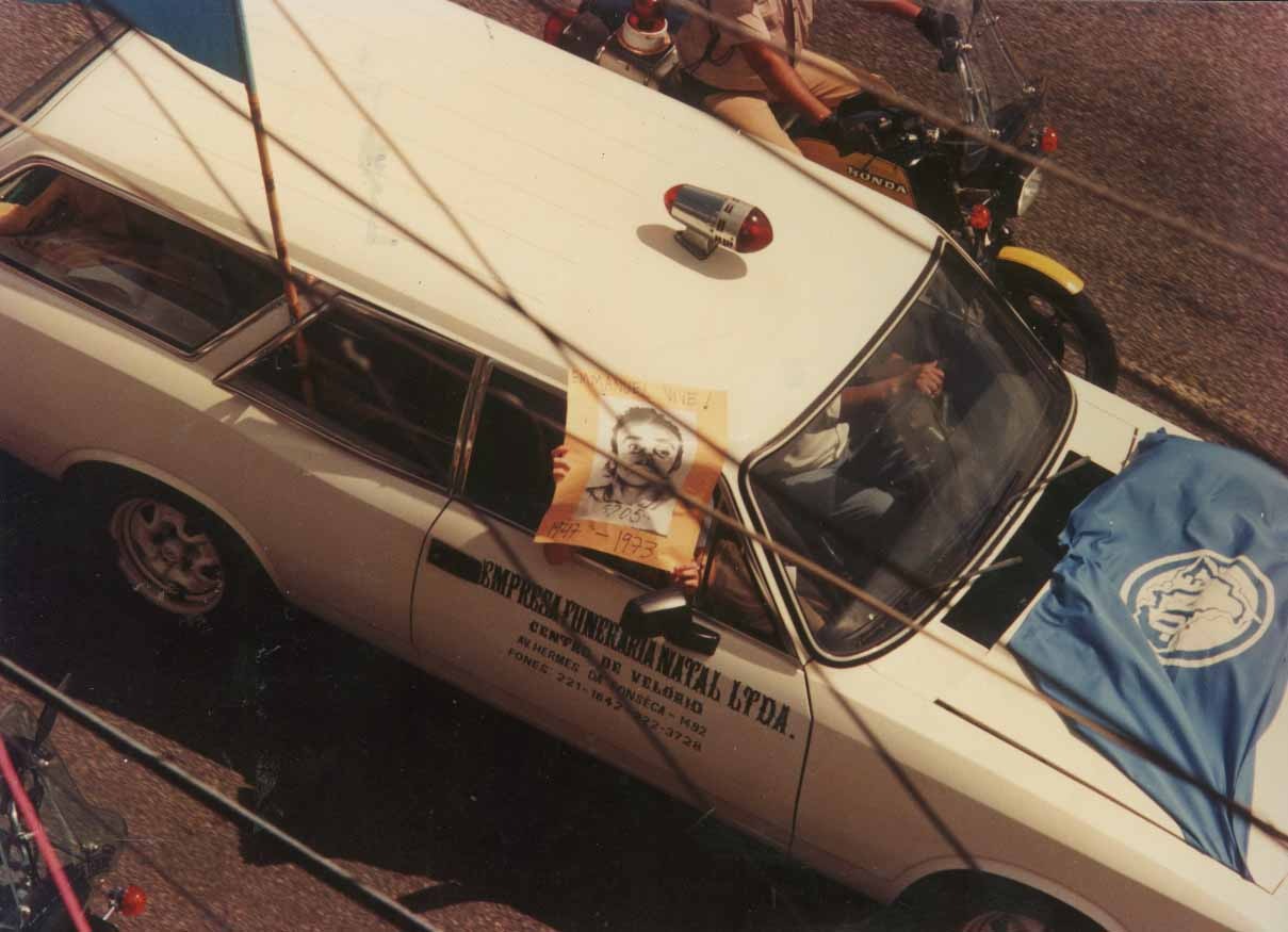 Enterro dos restos mortais de Emanuel Bezerra, em 1992; a UMES realizou um cortejo pela cidade para homenagear o militante secundarista assassinado pela Ditadura I Foto: cedida