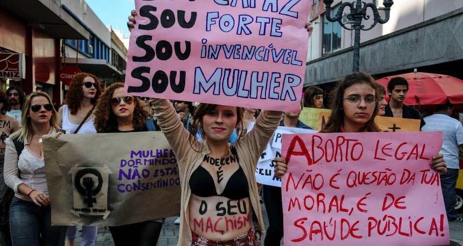 Ameaça ao aborto legal mobiliza mulheres contra a PEC 181 em todo o país