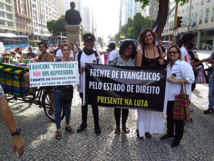 Frente de Evangélicos lança manifesto contra Bolsonaro