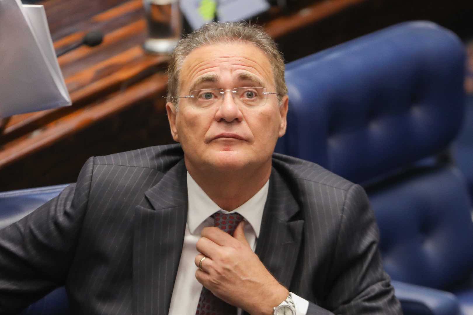 Voto de Flávio Bolsonaro em Alcolumbre fez Renan Calheiros jogar a toalha   