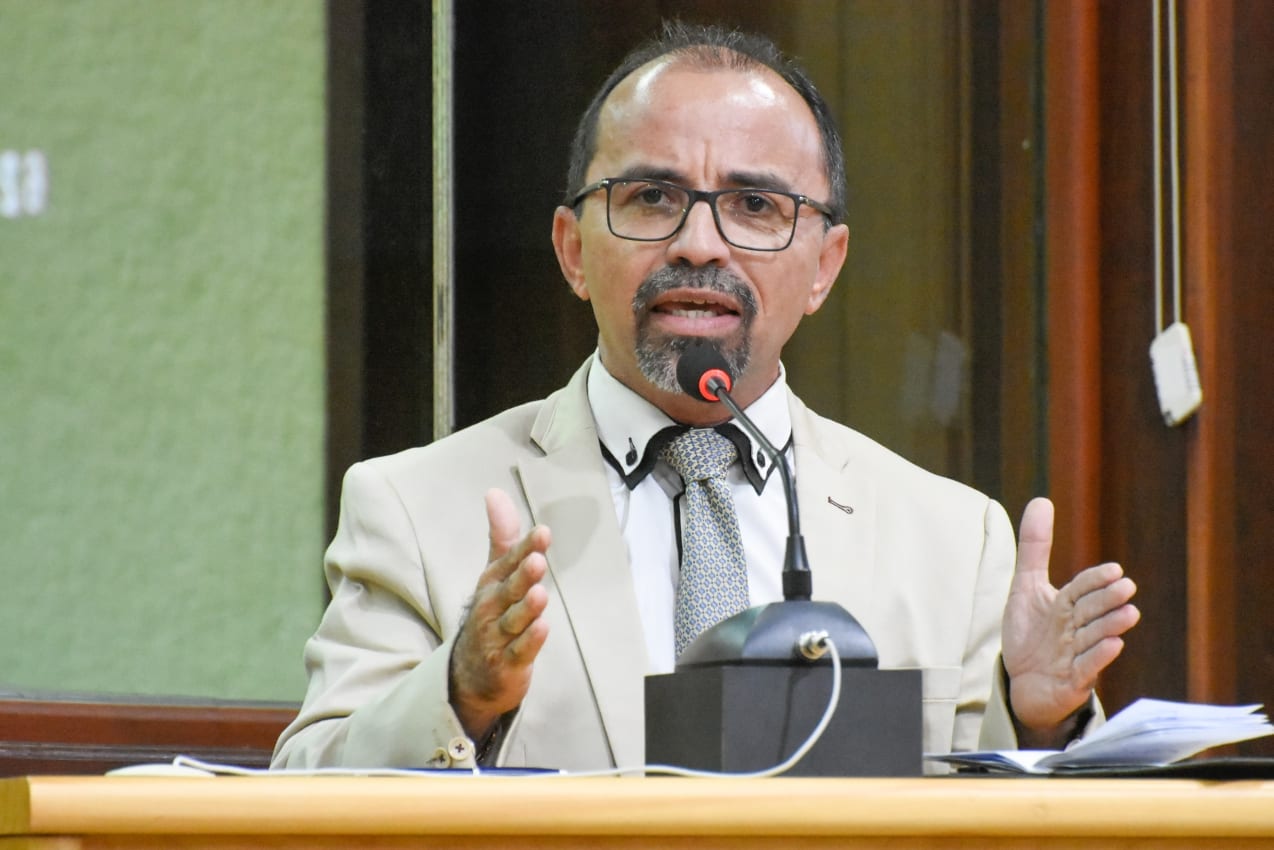 Deputado do PSOL critica fim da valorização salário mínimo pelo governo Bolsonaro