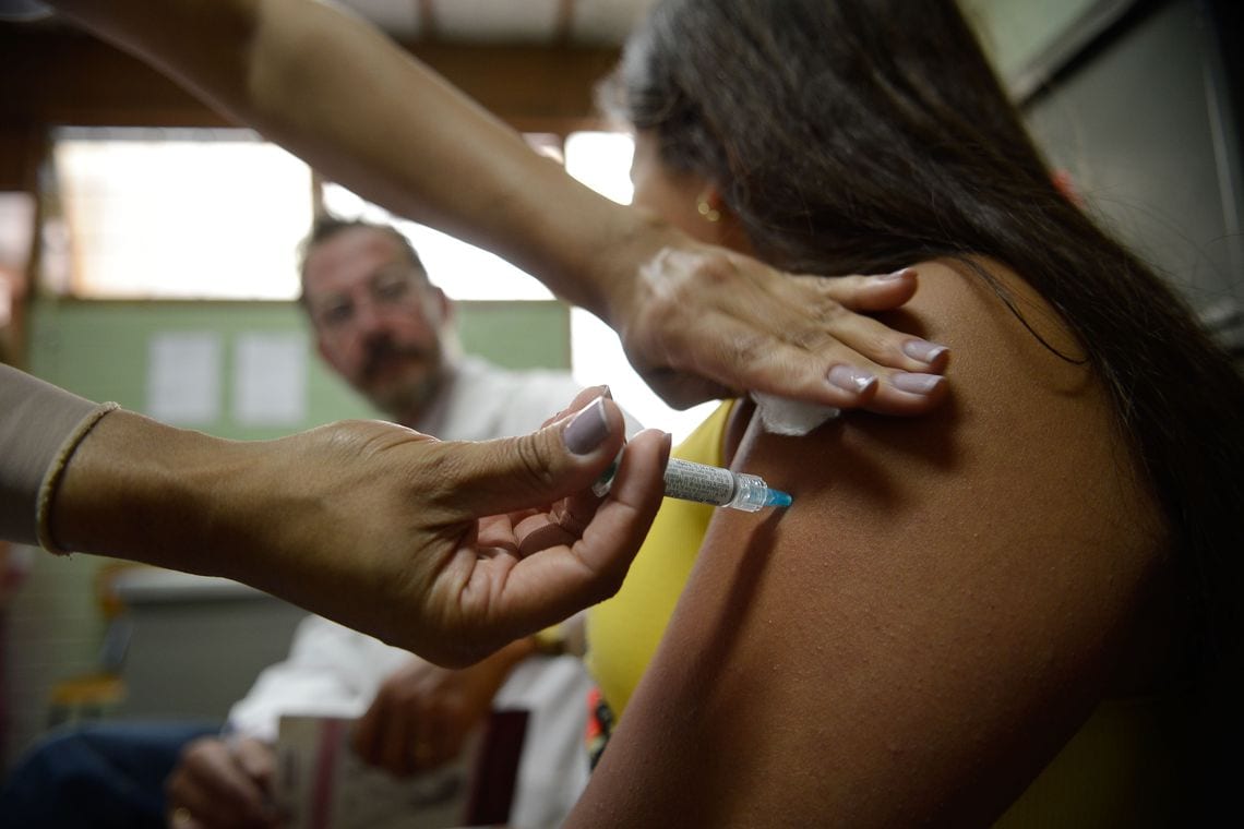 Brasil adota esquema de dose única contra o HPV. Saiba o que muda