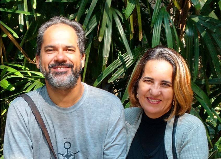 Em combustão, casal de escritores do RN leva livro de cartas eróticas para São Paulo