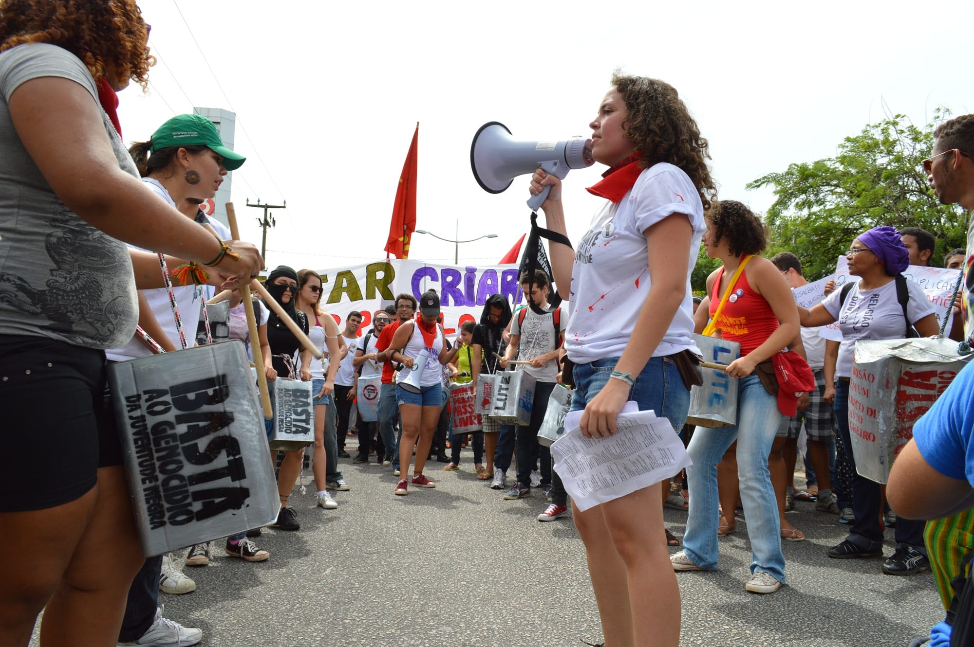 Estudantes protestam contra reajuste da tarifa de ônibus nesta sexta