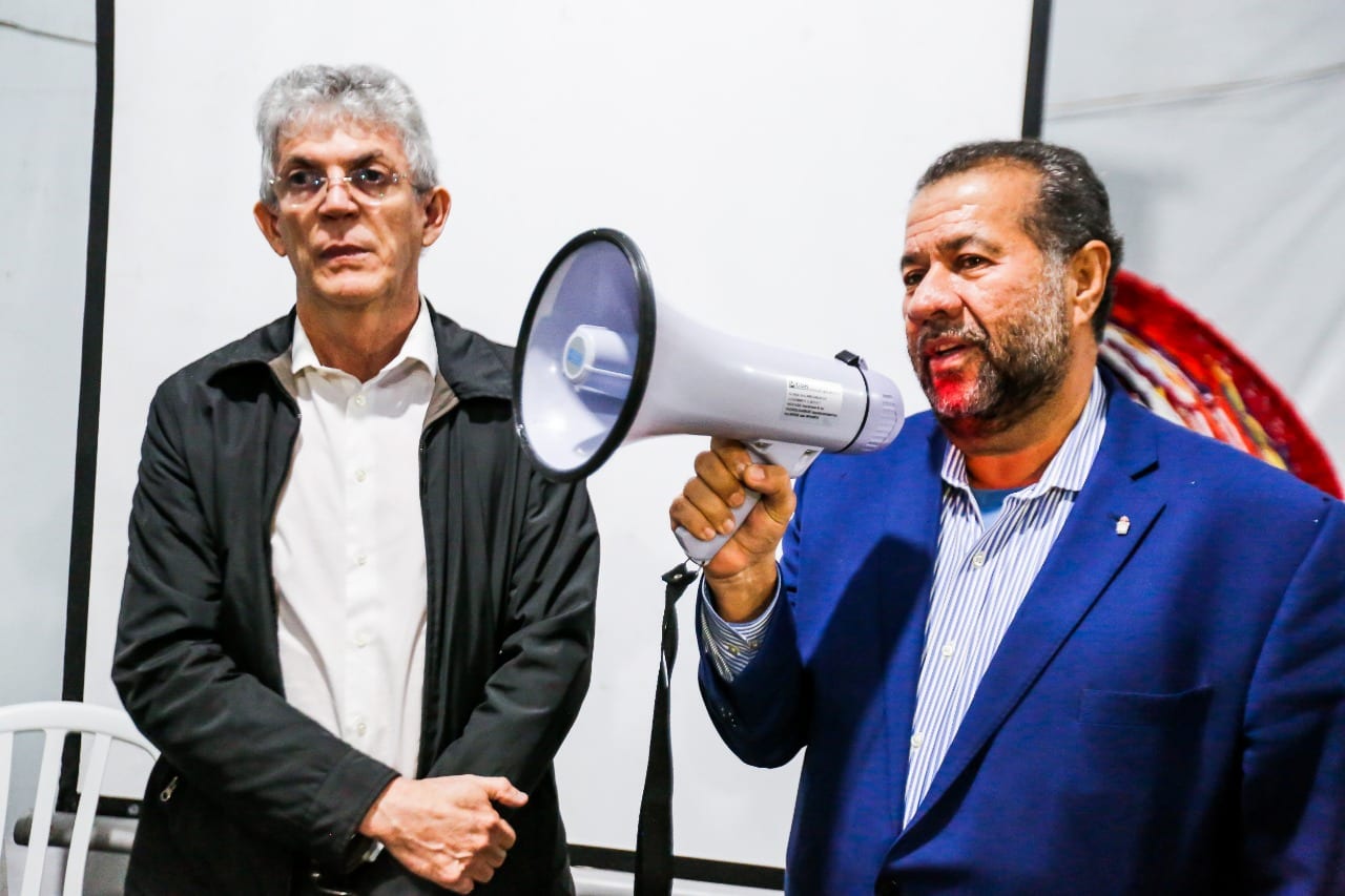 Presidente do PDT visita Lula: “Não é possível que a libertação dele demore mais”