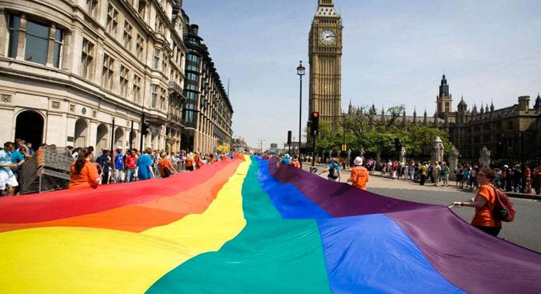 Londres suspende contratos com 11 países onde ser LGBT é crime
