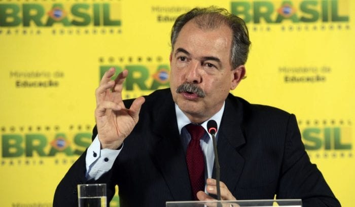 Ex-ministros da Ciência divulgam manifesto contra retrocessos do governo Bolsonaro