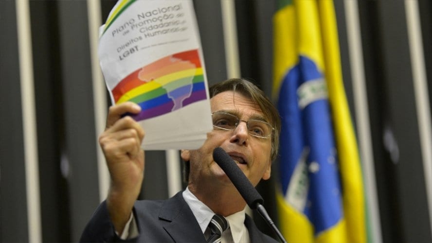 Intervenção de Bolsonaro cancela vestibular para LGBTs em universidade federal