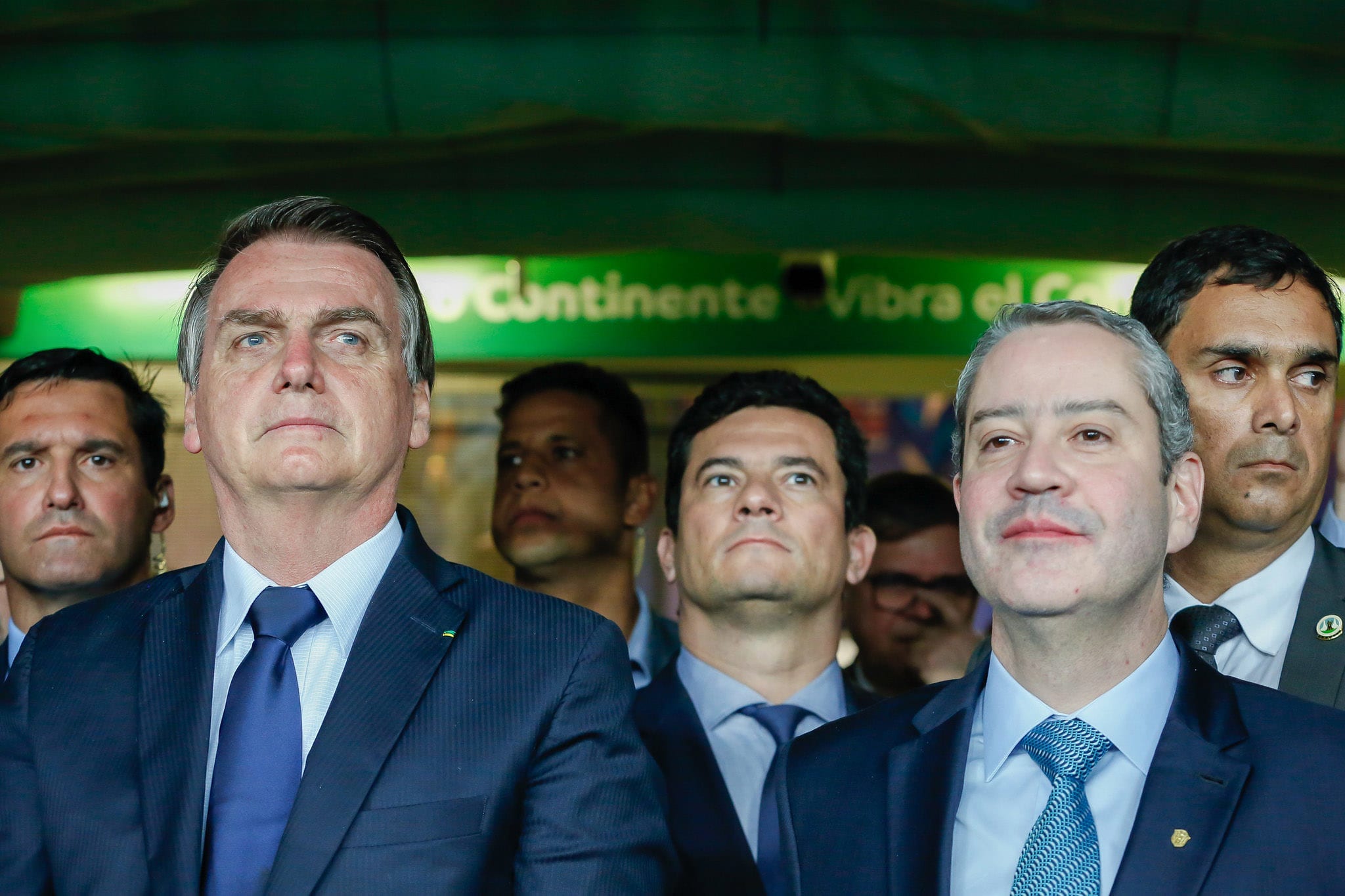 Bolsonaro é vaiado pela torcida brasileira no Maracanã