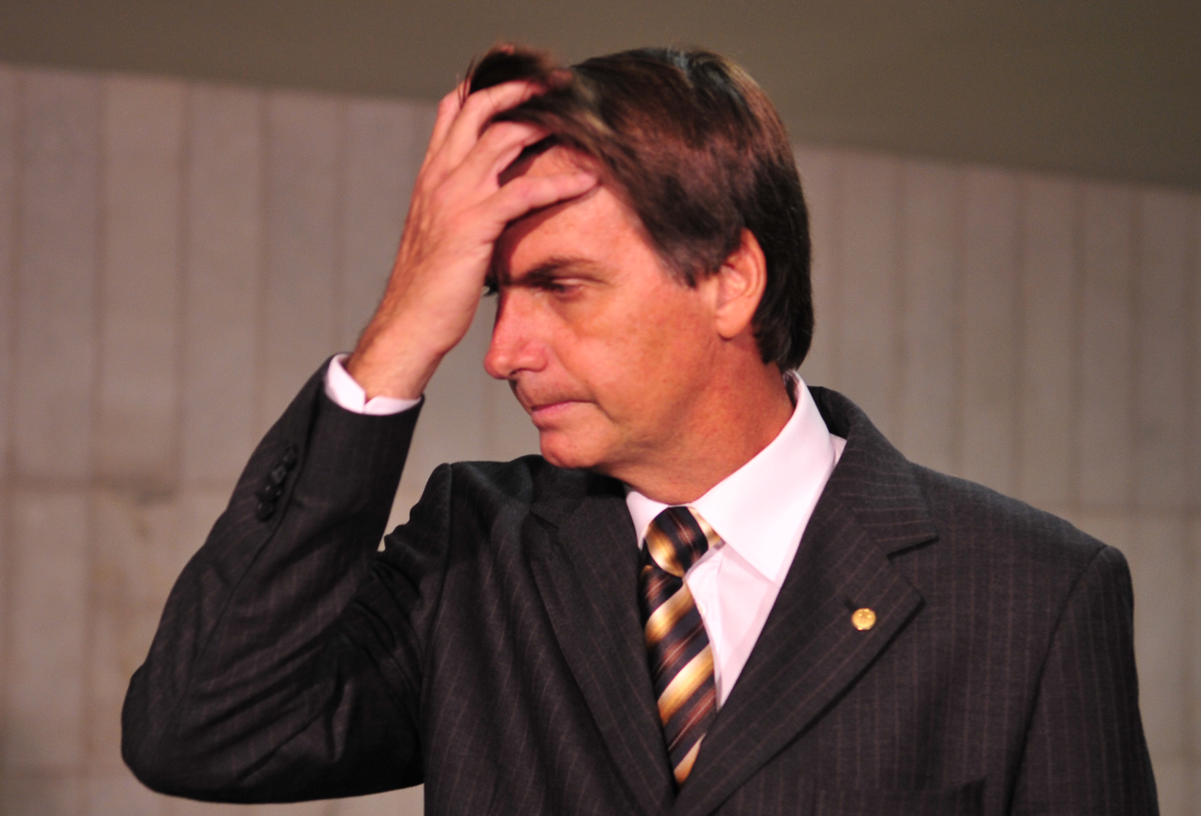 Assessora do Planalto diz ao TSE que presenciou disparo de fake news que beneficiou Bolsonaro