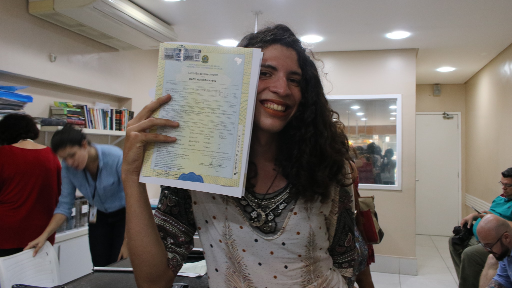 OAB diploma a primeira advogada trans de Mossoró