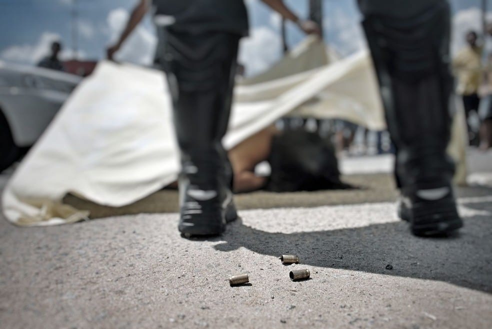 Homicídios diminuem no RN; feminicídio e violência policial sobem