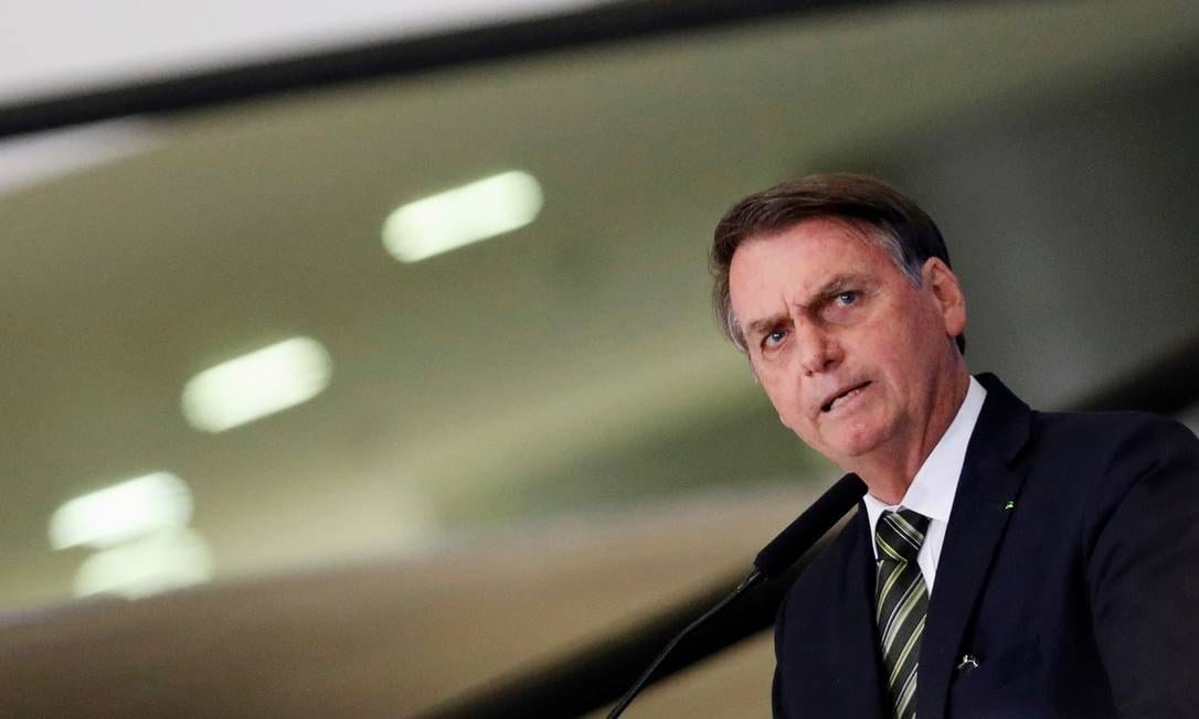 Bolsonaro tem 15 dias para explicar fala sobre pai do presidente da OAB