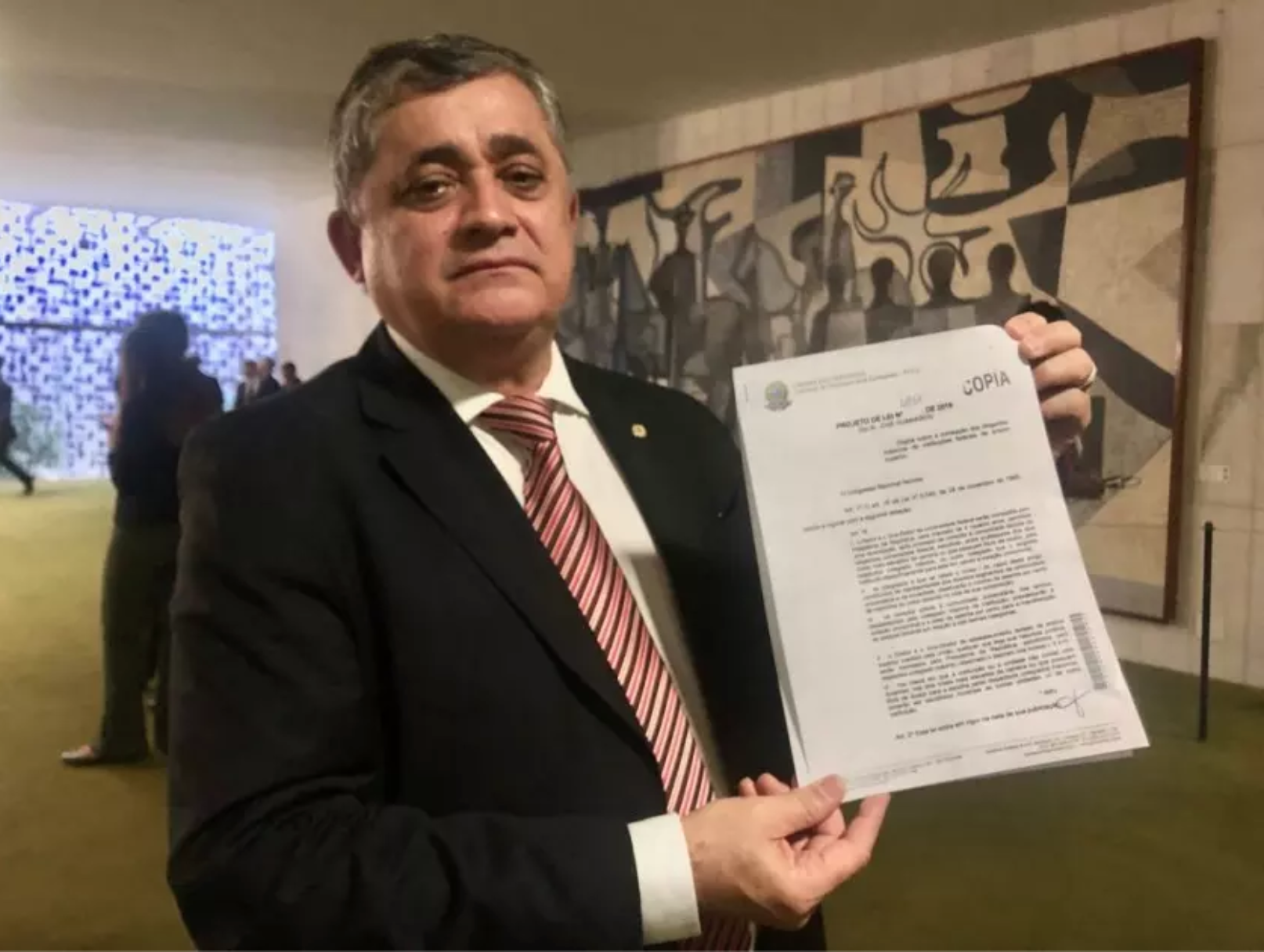 Projeto obriga Bolsonaro a nomear reitor escolhido pela comunidade acadêmica