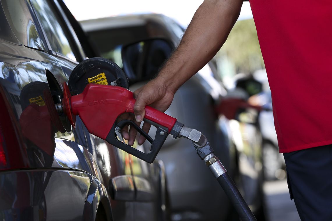 Gasolina, diesel e gás de cozinha sofrem novo aumento de preço