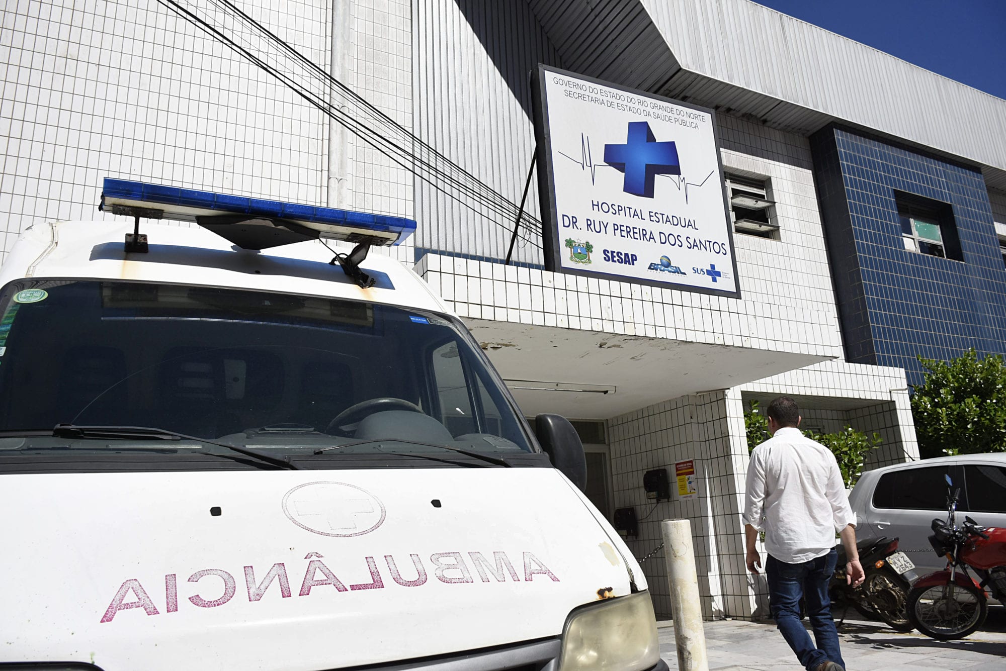 Conselho de Medicina ameaça cobrar na Justiça permanência do hospital Ruy Pereira