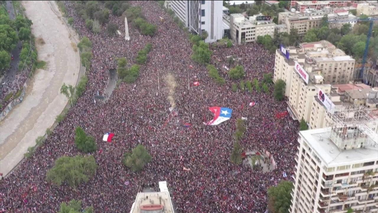 Mais de um milhão de chilenos marcham contra Piñera