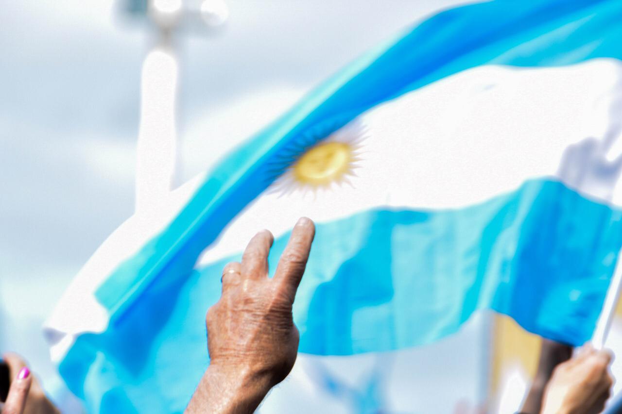 Protestos no Equador e Chile influenciam reta final das eleições na Argentina e Uruguai, veja vídeo