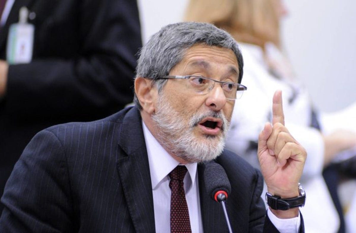 Ex-presidente da Petrobras tem aposentadoria cassada e se diz perseguido