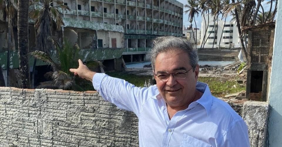 Como Álvaro Dias orquestrou a demolição do Hotel Reis Magos e pressiona pela verticalização da orla