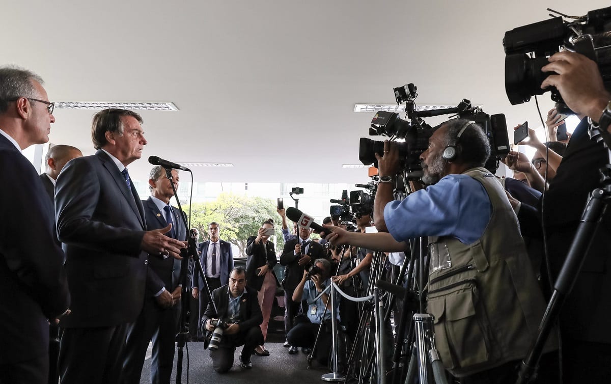 Violência contra jornalistas aumenta 54% no Brasil; Bolsonaro é responsável por mais da metade dos ataques