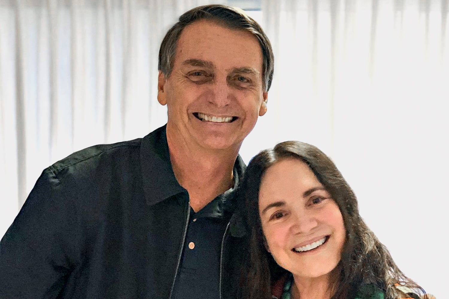 Bolsonaro convida Regina Duarte para a secretaria de Cultura