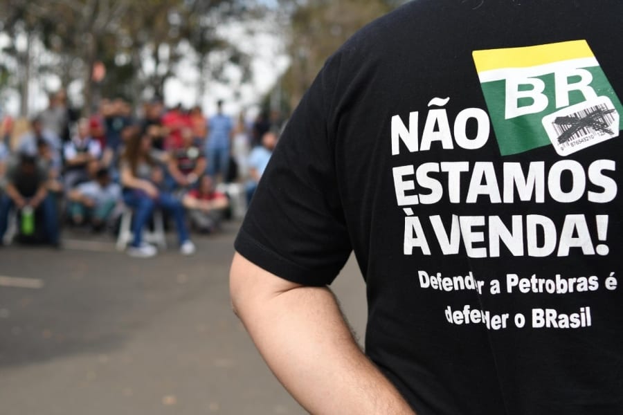 Petroleiros resistem contra mídia, Justiça e Bolsonaro