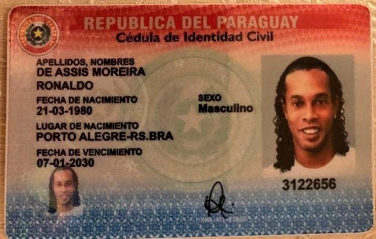 Ronaldinho achou que recebeu passaporte paraguaio de cortesia, alega defesa do ex-jogador