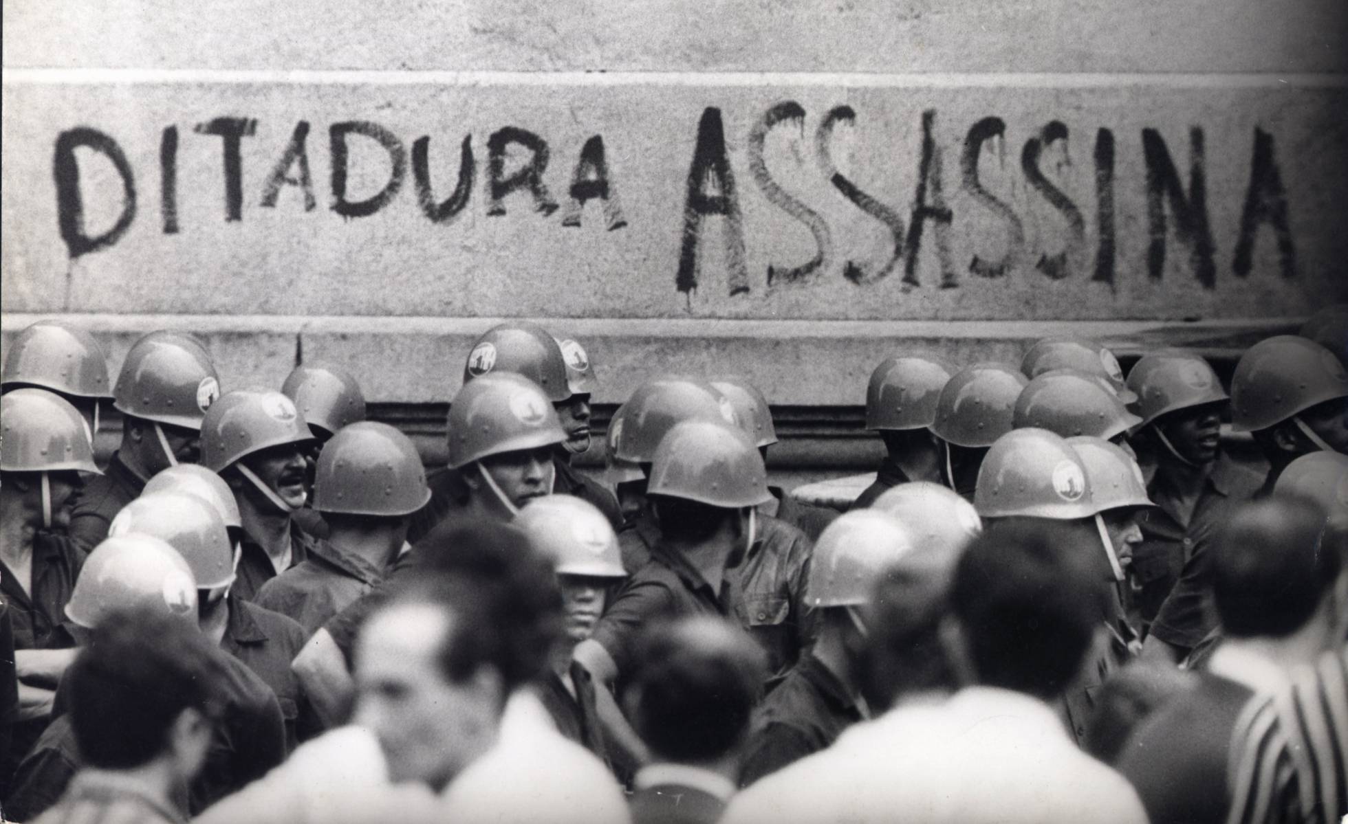 Natália Bonavides processa ministro da Defesa por exaltar o golpe de 1964