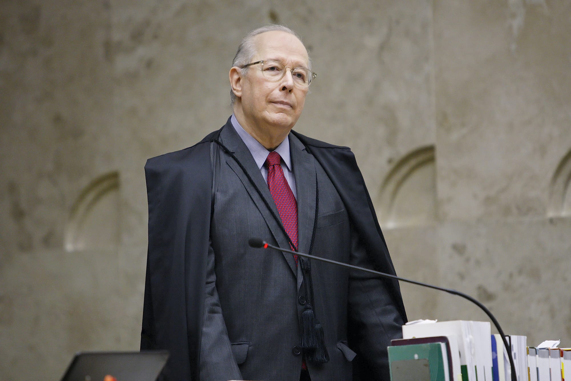 Ministro Celso de Mello abre inquérito no STF contra Jair Bolsonaro