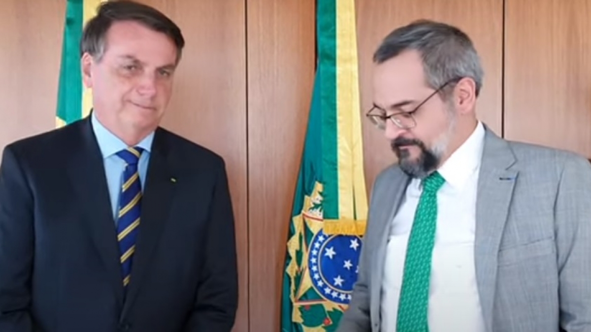 Weintraub anuncia saída do MEC e Bolsonaro fala em “momento difícil”
