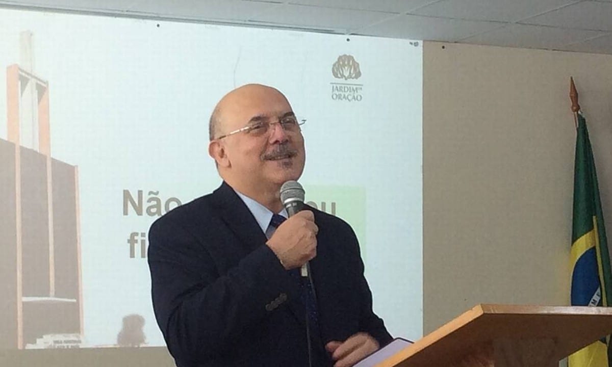 Bolsonaro anuncia pastor da igreja Presbiteriana para o ministério da Educação