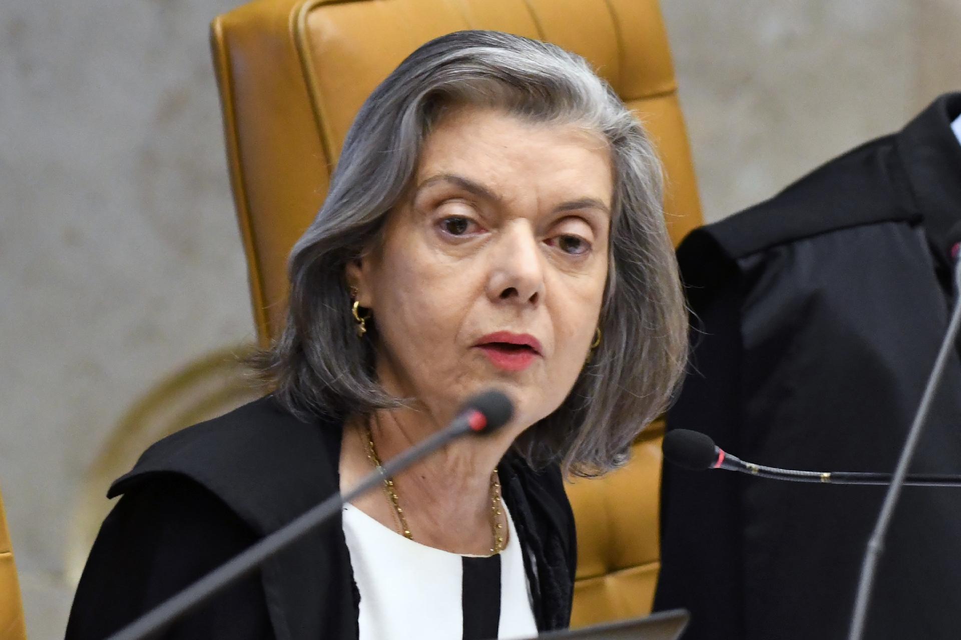 STF manda governo Bolsonaro suspender produção e de compartilhamento de dossiês contra antifascistas