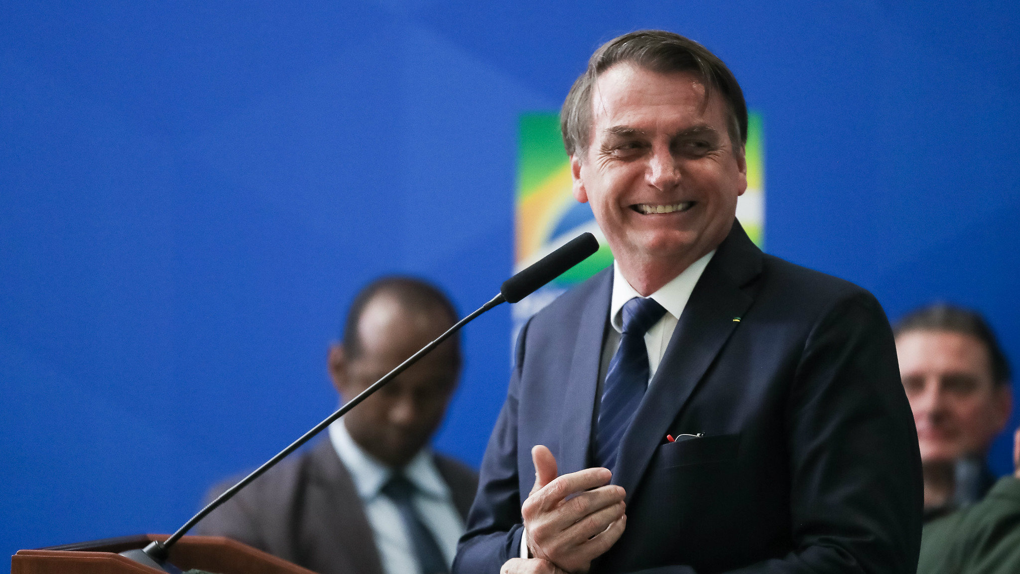 Bolsonaro diz que revogou decreto sobre privatização de UBSs e que pode reeditá-lo