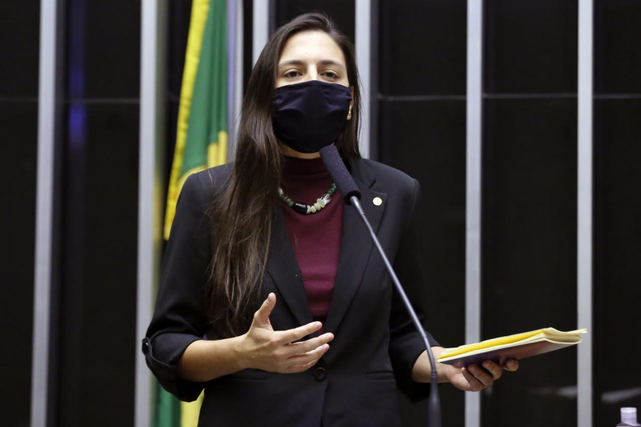 Da bancada federal do RN, só Natália Bonavides votou contra perdão de R$ 1 bilhão a igrejas