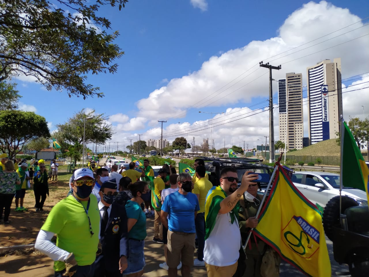 Manifestação de apoio a Jair Bolsonaro reúne cerca de 70 bolsonaristas em Natal