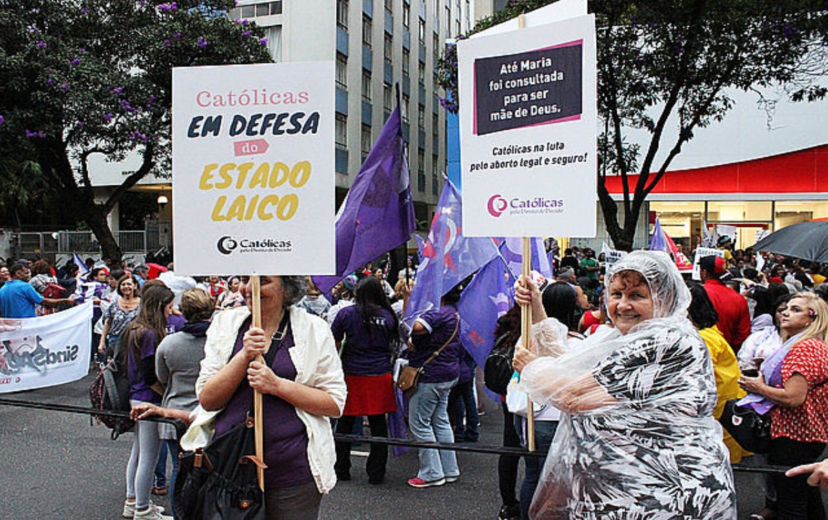 Justiça de São Paulo proíbe organização feminista de usar 