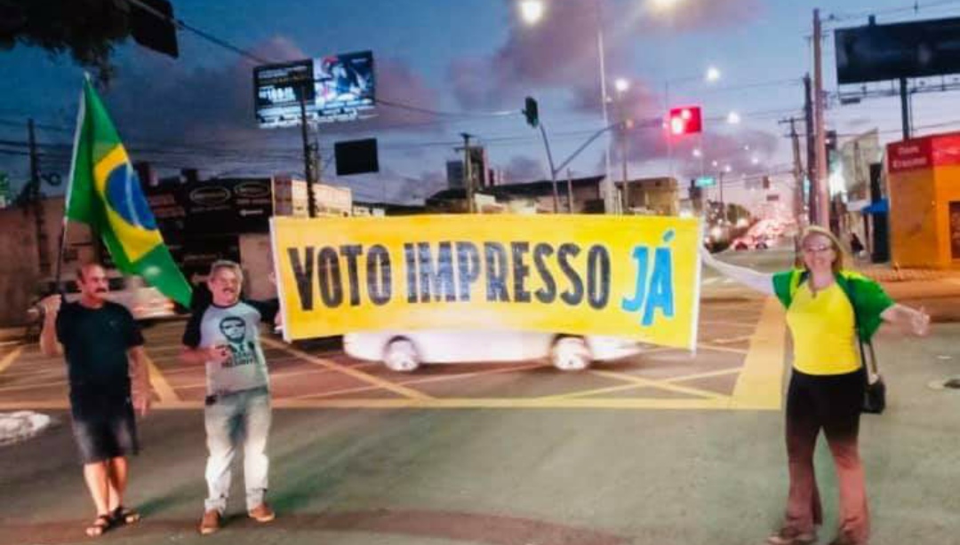 Bolsonaristas fazem protesto em Natal e pedem retorno do voto impresso