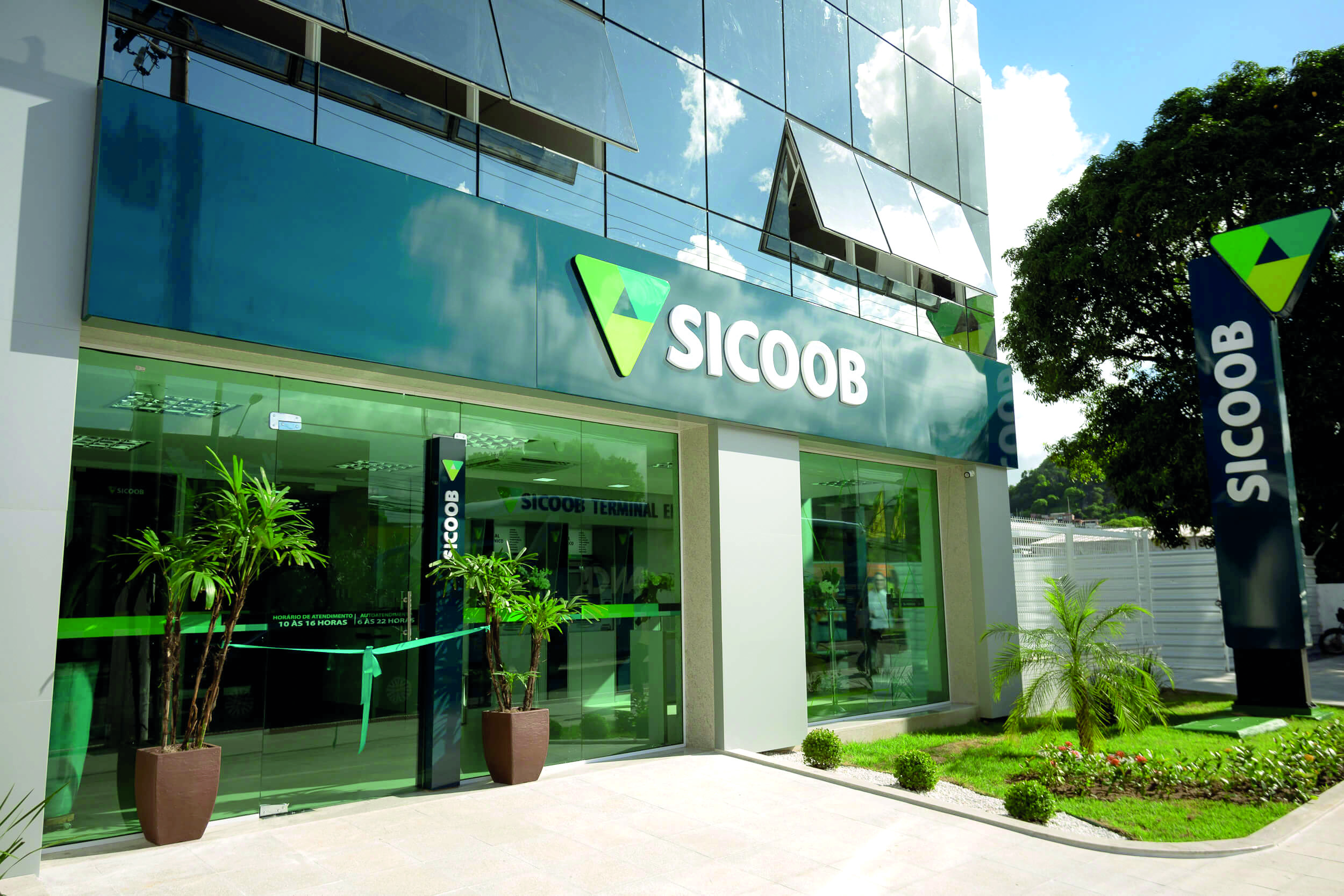 Após Banco do Brasil anunciar demissões e fechamento de agências, Sicoob divulga plano de expansão no RN