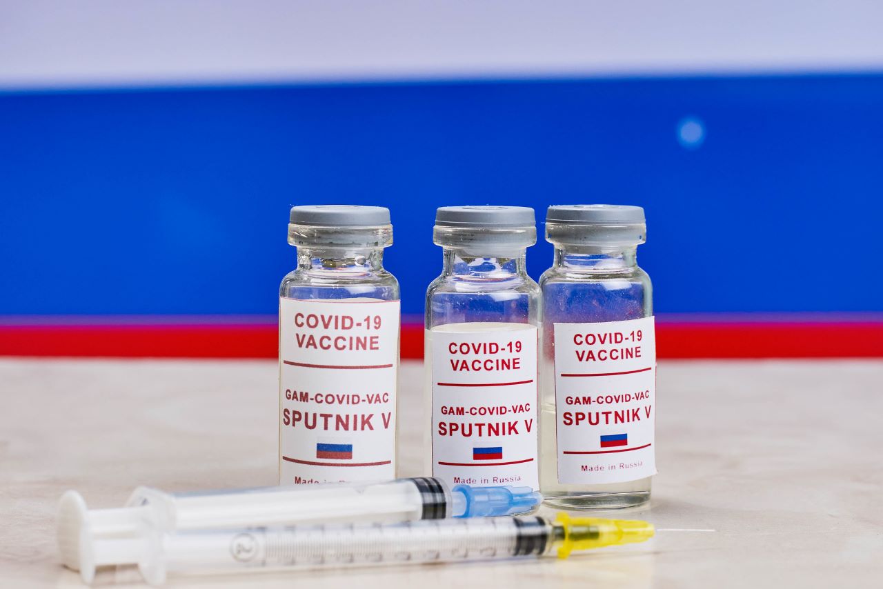 TCE determina que Governo do RN não compre vacina Sputnik-V sem intermediação do Ministério da Saúde