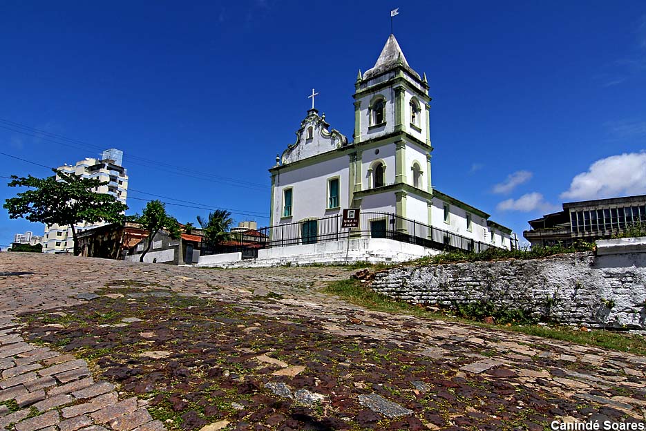 Estátuas da Igreja do Rosário dos Pretos não são tombadas pelo IPHAN, informa instituto