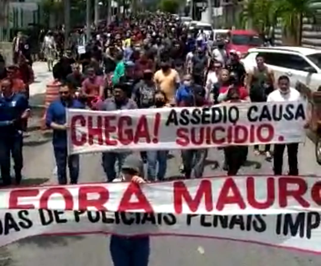 Vídeo: Policiais penais do Ceará protestam e pedem saída de Mauro Albuquerque, ex- secretário de Justiça na gestão de Robinson Faria
