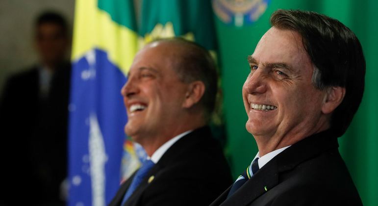 Com canetada, governo Bolsonaro proíbe demissão por justa causa de empregado que não comprovar vacinação contra Covid