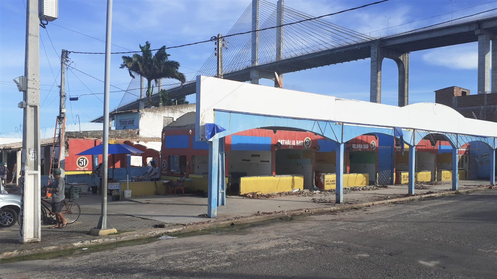 Mercado da Redinha começa a ser demolido pela Prefeitura de Natal