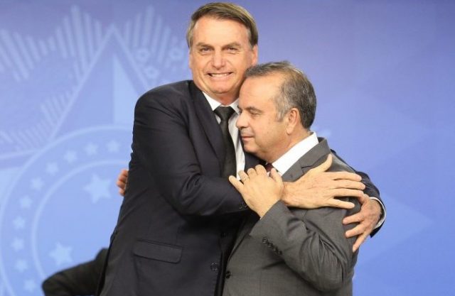 Temer e Bolsonaro transformaram o Brasil no País do salário mínimo e da informalidade