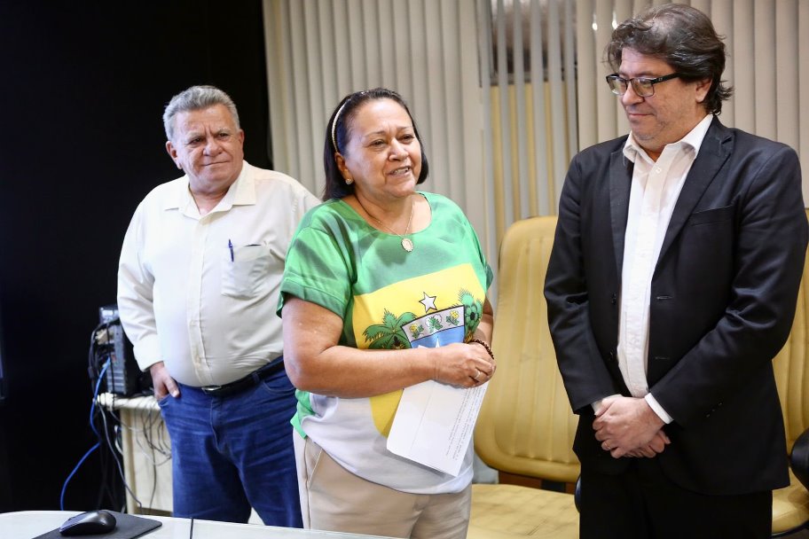 Políticos repercutem quitação de folhas atrasadas de Robinson por Governo Fátima; oposição mantém silêncio