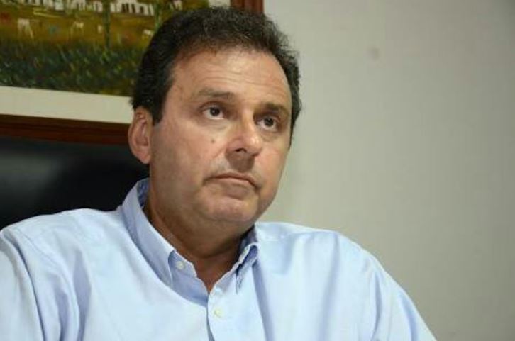 Carlos Eduardo seria beneficiado com retirada de candidatura de Ciro Gomes