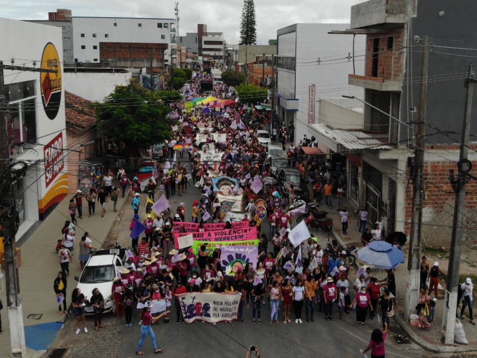 Mulheres agricultoras do RN marcham na Paraíba contra impacto negativo da energia eólica na zona rural