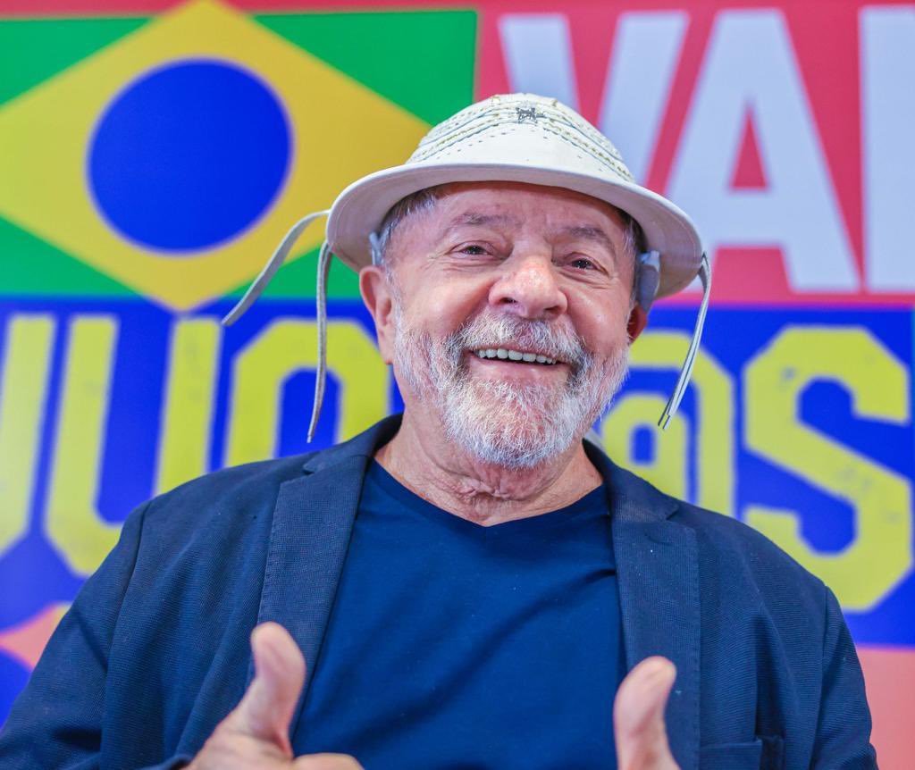 Lula vence no primeiro turno com 53% dos votos válidos, indica Datafolha