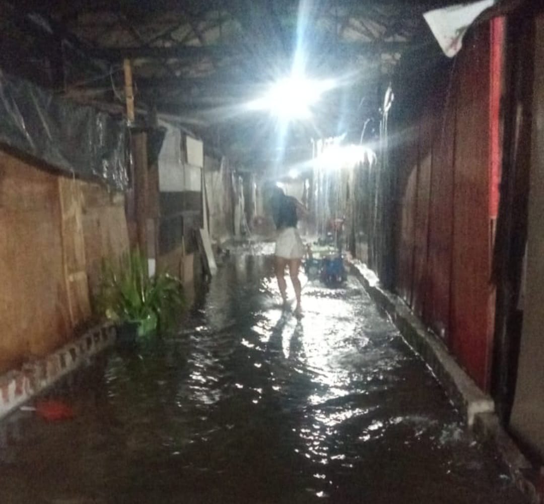 Vídeo: Ocupações de famílias sem teto ficam alagadas com chuvas em Natal